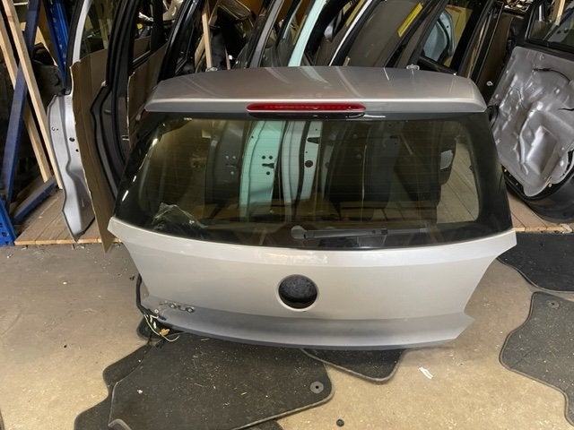 Achterklep LA7W Volkswagen Polo V (6R) (2009-06/2012-09), Auto-onderdelen, Gebruikt, Volkswagen, Volkswagen AG, Kundenbetreuung@volkswagen.de