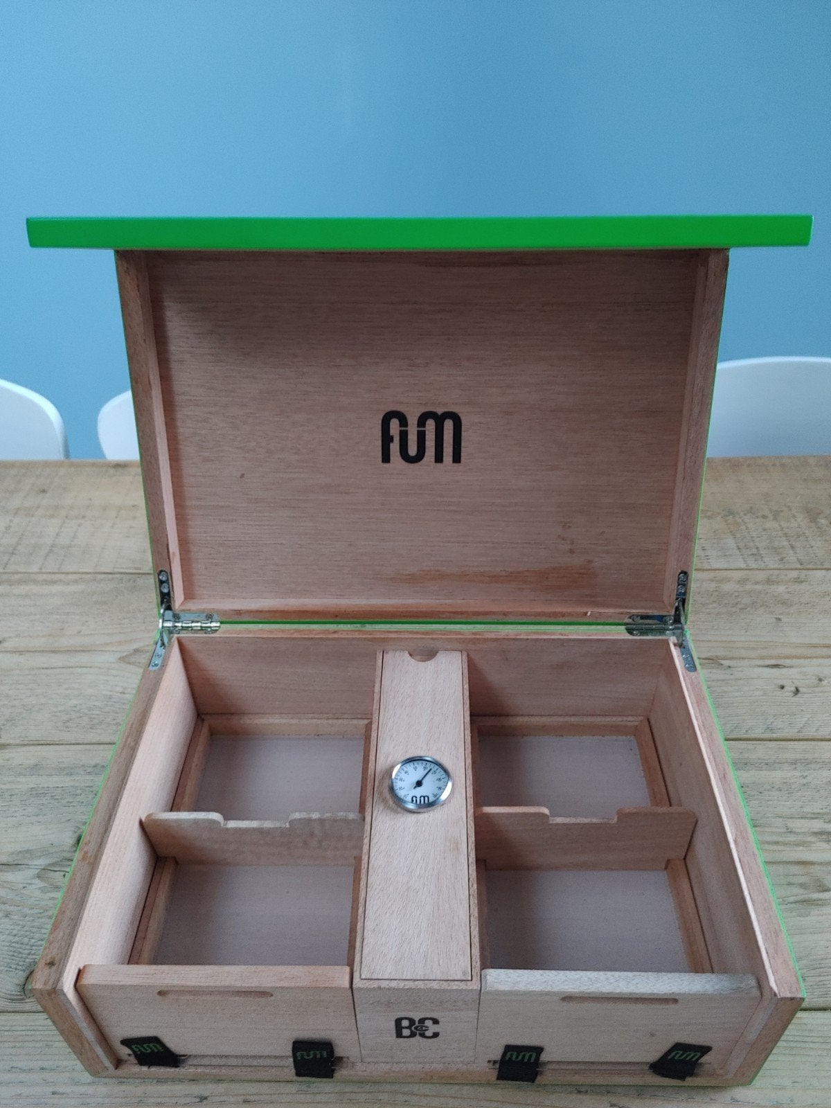 Fum Box Humidor Large: Optimale Bewaring voor Kruiden, Ophalen of Verzenden