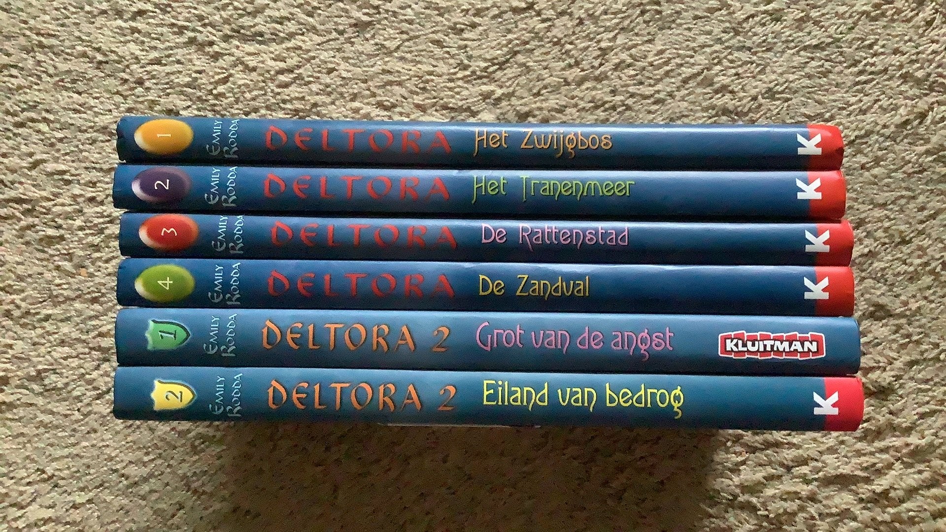 Deltora, Emily Rodda. 6x, met 3D voorkant: Zwijgbos - Tranen, Boeken, Ophalen of Verzenden, Zo goed als nieuw, Emily Rodda, Fictie