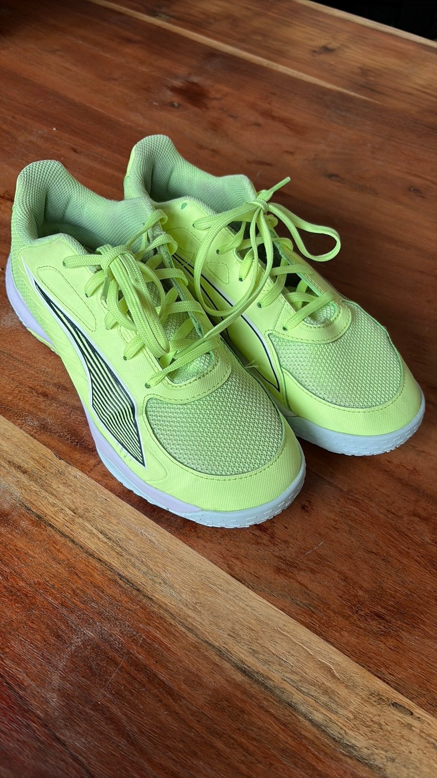 Puma sportschoenen ( zaal) maat 37, Sport en Fitness, Ophalen of Verzenden, Zo goed als nieuw