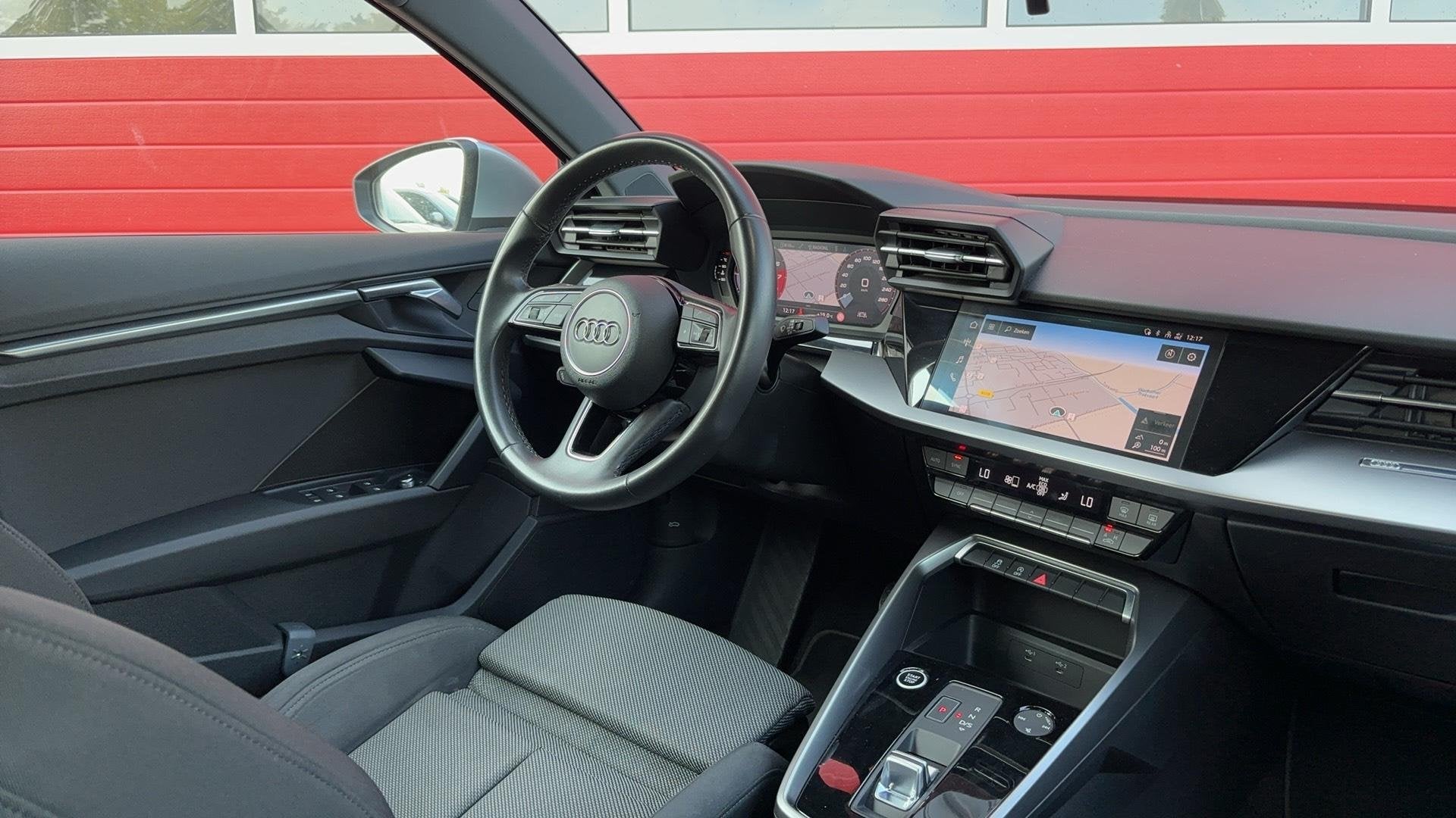 Audi A3 Sportback 30 TFSI Advanced edition AUTOMAAT / FULL L, Dealer onderhouden, Stof, Gebruikt, Origineel Nederlands