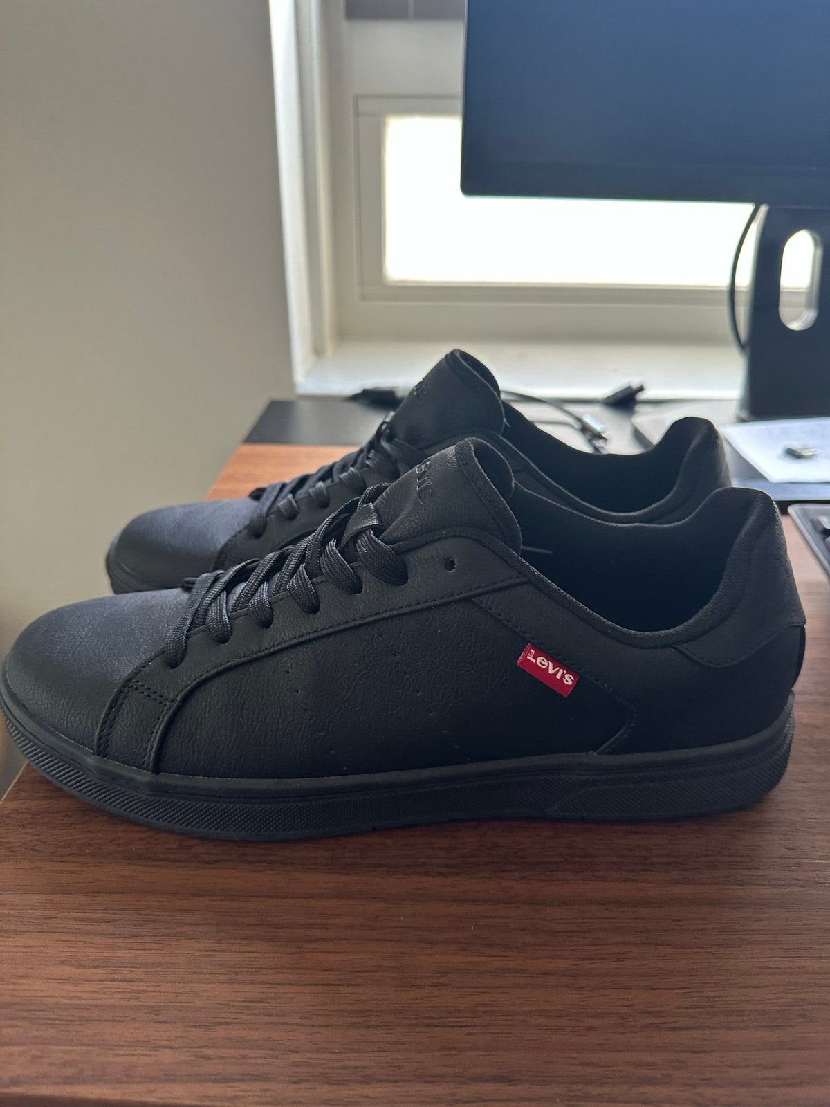 Levi's Sneakers Zwart Maat 44 - Nieuw, Ophalen of Verzenden, Nieuw, Zwart, Sneakers of Gympen