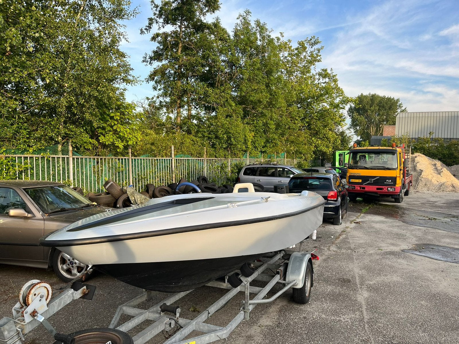 Sportieve speedboot met buitenboordmotor, Ophalen, Zo goed als nieuw, Buitenboordmotor