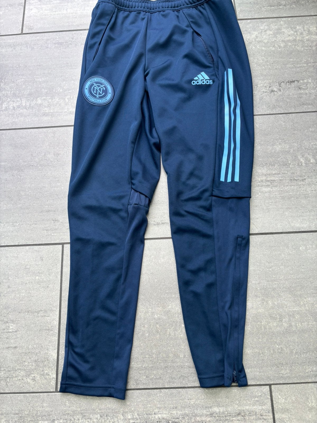 Adidas trainingsbroek maat M, Ophalen of Verzenden, Zo goed als nieuw, Blauw, Algemeen