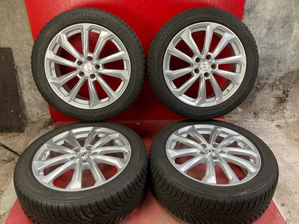 Winterbanden Hyundai Tucson 235/50R19 Bridgestone, 19 inch, Gebruikt, ., Banden en Velgen