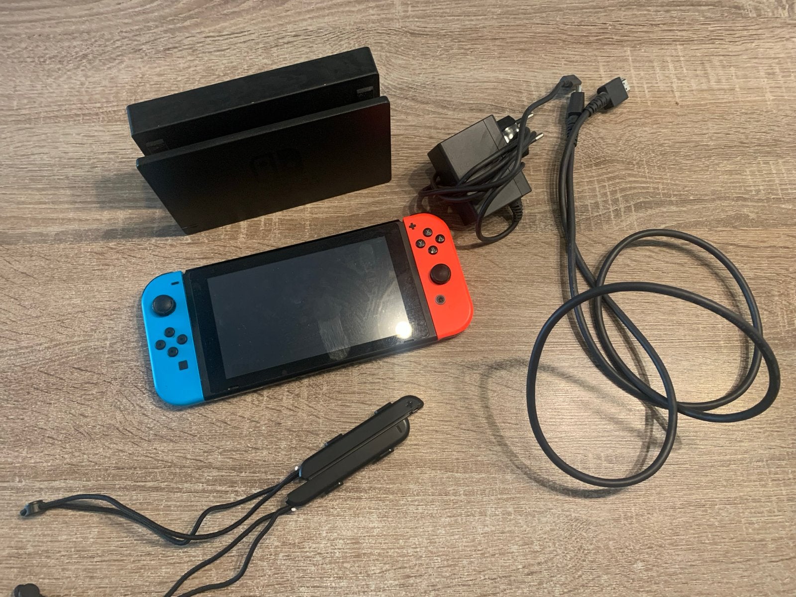 Nintendo Switch Original met Dock en Joy-Cons, Spelcomputers en Games, Ophalen, Zo goed als nieuw, Met 2 controllers, Switch Original