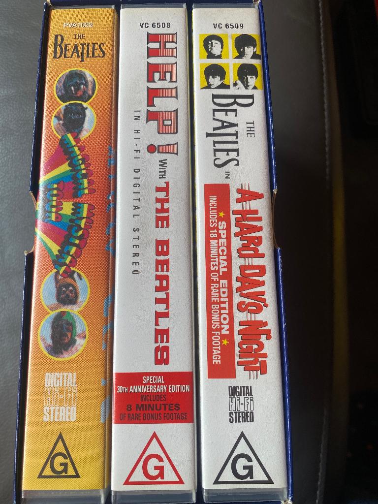 The Beatles : Help/Magical/A Hard Day’s ( 3 VHS videobox ), Cd's en Dvd's, VHS | Documentaire, Tv en Muziek, Alle leeftijden, Ophalen of Verzenden