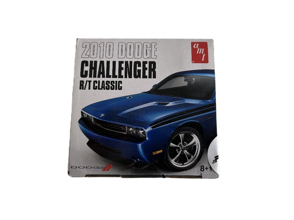 AMT '10 DODGE R/T CL.PLUM 1:25 AMT-0697, Overige merken, Auto, Groter dan 1:32, Nieuw