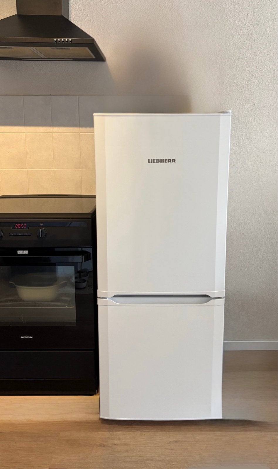 Liebherr Cue 2331-26 Koelkast met vriesvak, Witgoed en Apparatuur, Koelkasten en IJskasten, 120 tot 140 cm, 200 liter of meer
