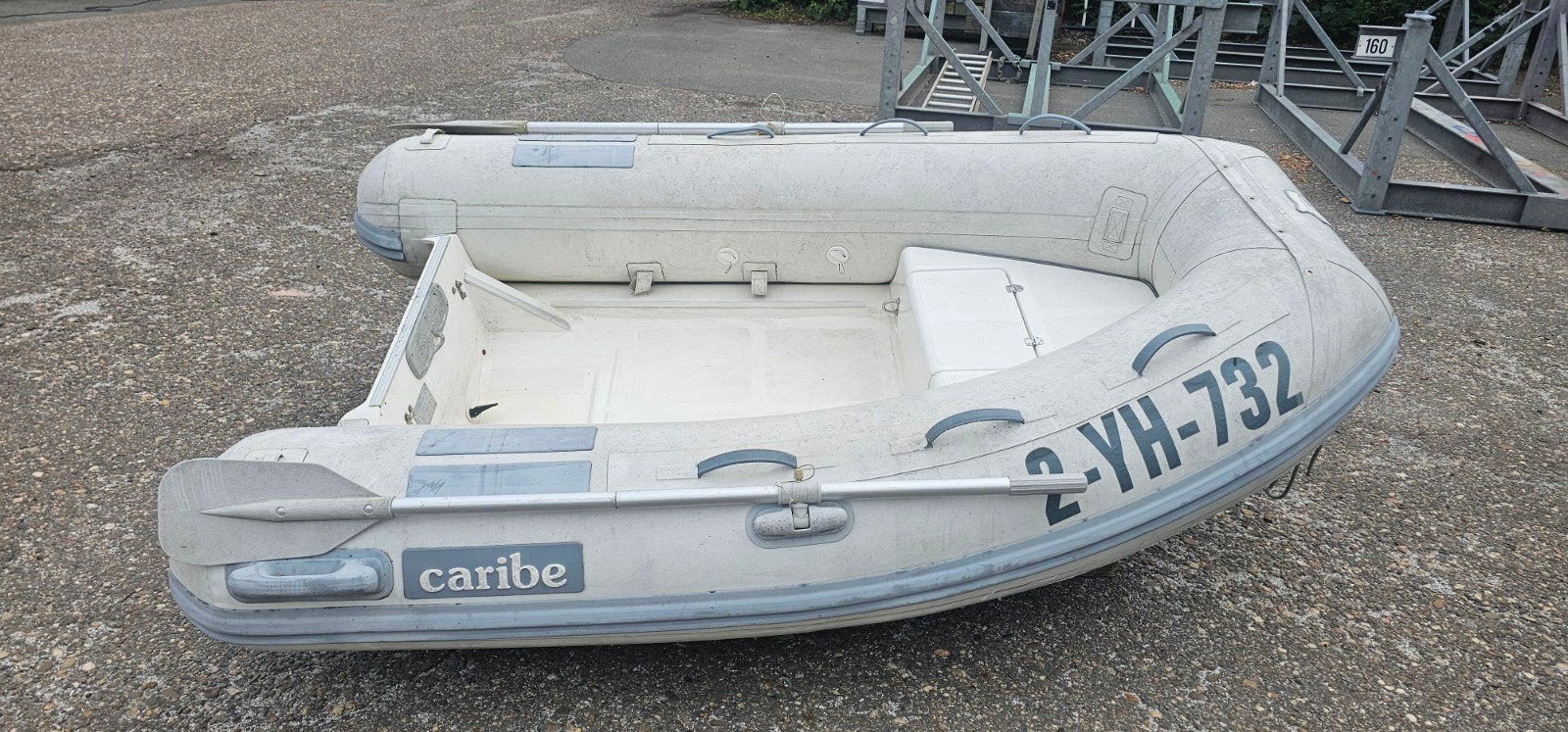 Caribe C-8X Opblaasboot met polyester Bodem, Gebruikt, Peddels, Ophalen, Polyester/glasvezel