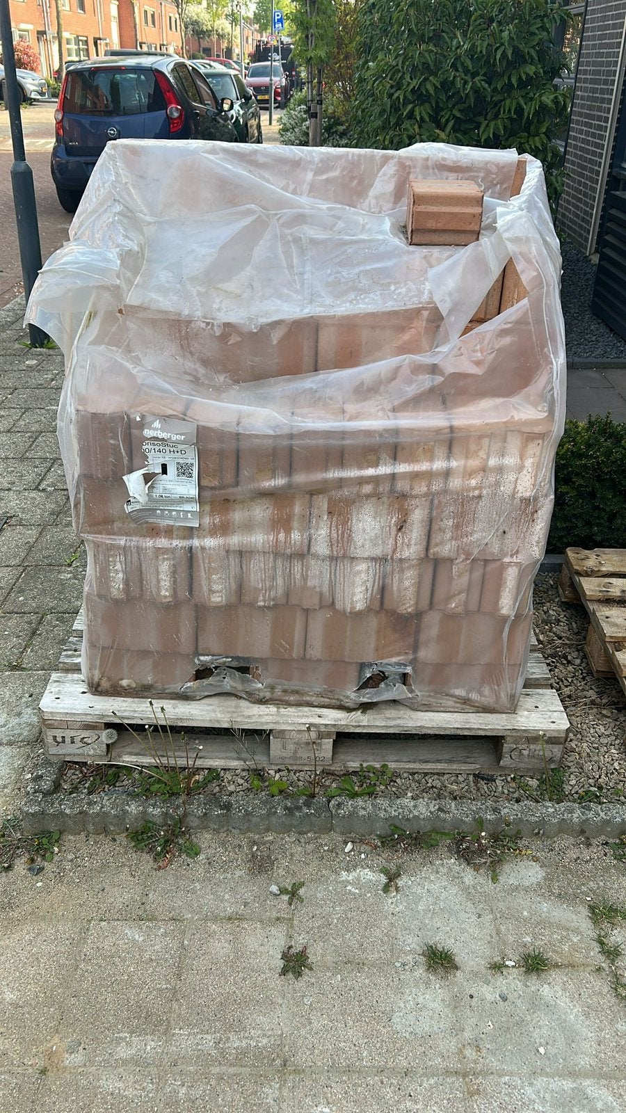 Partij gevelstenen + Poriso stenen op pallets, Ophalen, Zo goed als nieuw, Bakstenen