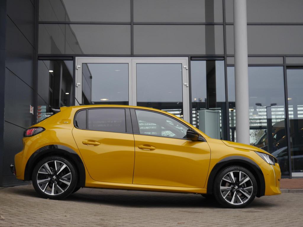 Peugeot 208 1.2 PureTech GT | Lage km.stand | Keyless start, 101 pk, Gebruikt, Euro 6, Leder en Stof