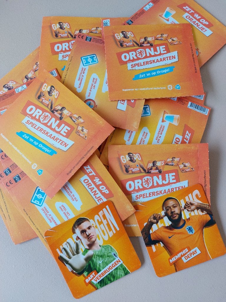 40 Onderzetters/Spelerskaarten Oranje AH(=20 pakjes) € 4,00, Albert Heijn, Ophalen