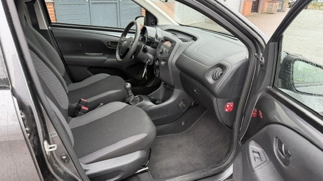 Foto 19 van Toyota Aygo 1.0 VVT-i x-fun (bj 2022)