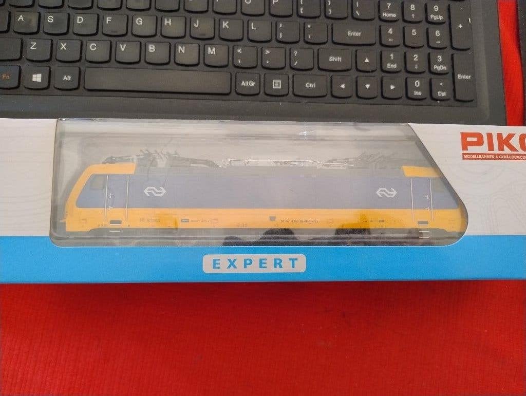 Piko 59862 – NS Elektrische Loc BR 186 (TRAXX) – AC NIEUW, Wisselstroom, Locomotief, Nieuw, NS