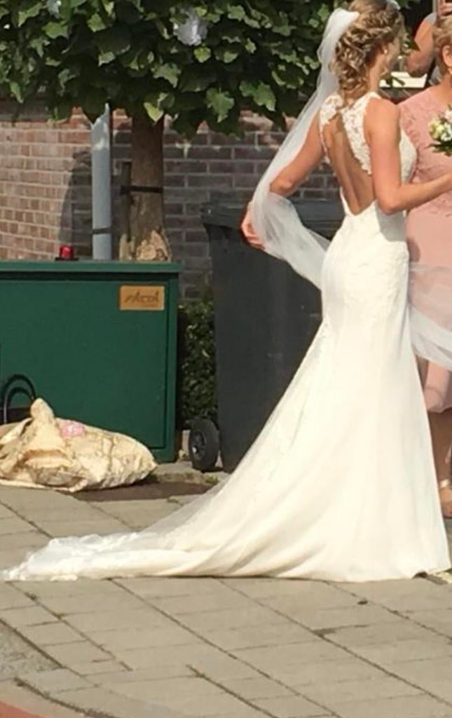 Trouwjurk Blue by Enzoani, Ophalen of Verzenden, Zo goed als nieuw, Wit, Trouwjurk