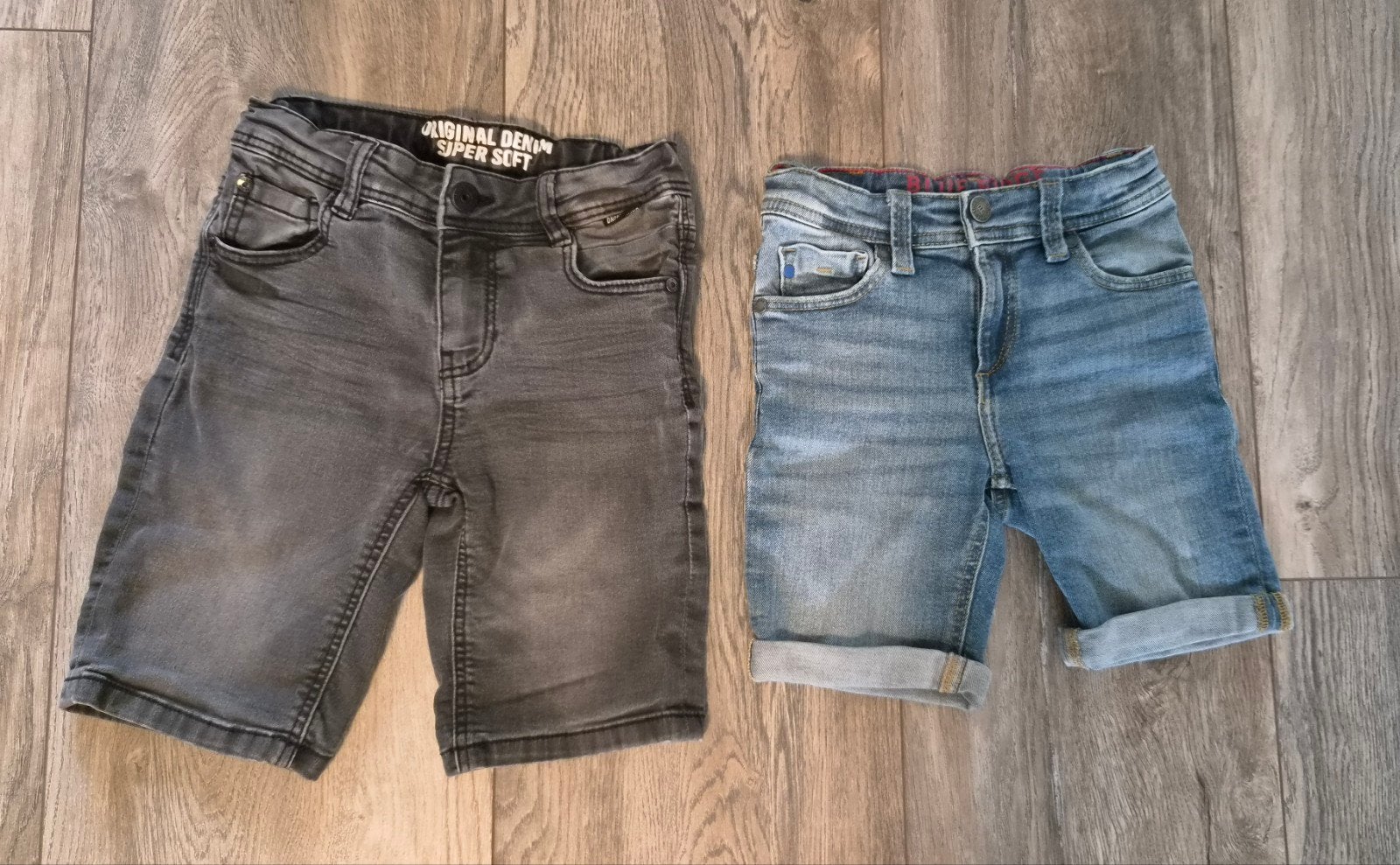 2x korte broek maat 122 nette staat, Kinderen en Baby's, Kinderkleding | Maat 122, Broek, Ophalen of Verzenden, Zo goed als nieuw