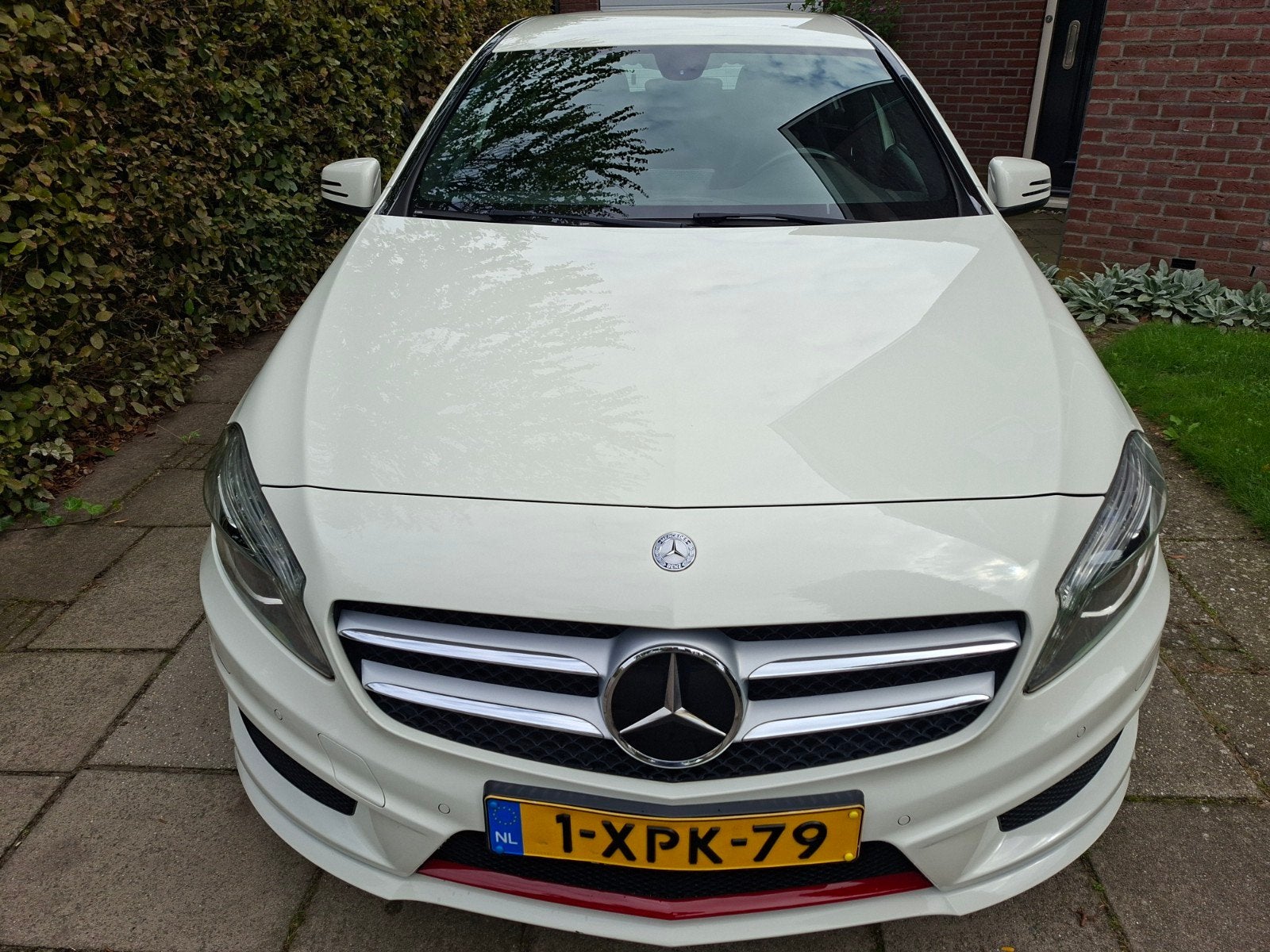 Mercedes-Benz A-Klasse AMG A180 1.6 Blue Efficiency 2014 Wit, Auto's, Voorwielaandrijving, 4 cilinders, 1200 kg, Handgeschakeld