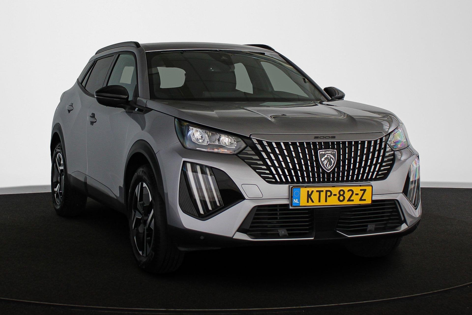 Peugeot e-2008 EV Allure 50 kWh Keyless Apple CarPlay 17", Auto's, 330 km, Gebruikt, 1523 kg, 315 min