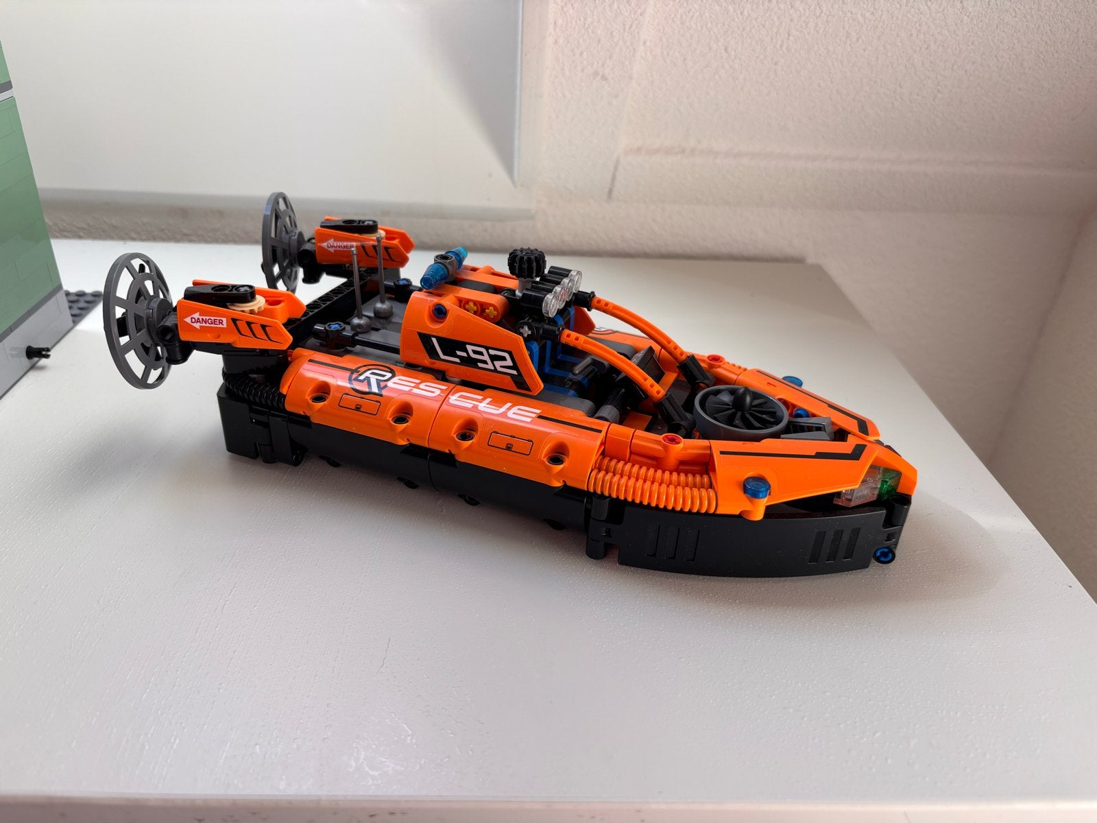 LEGO Technic Reddingshovercraft 42120
