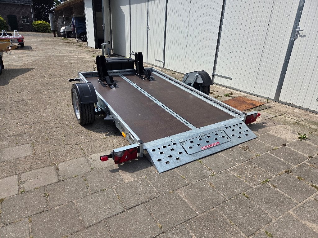 MOTORTRAILER 1500 KG TE HUUR VOOR 3 MOTOREN (LADEN 1030 KG), Ophalen, Nieuw