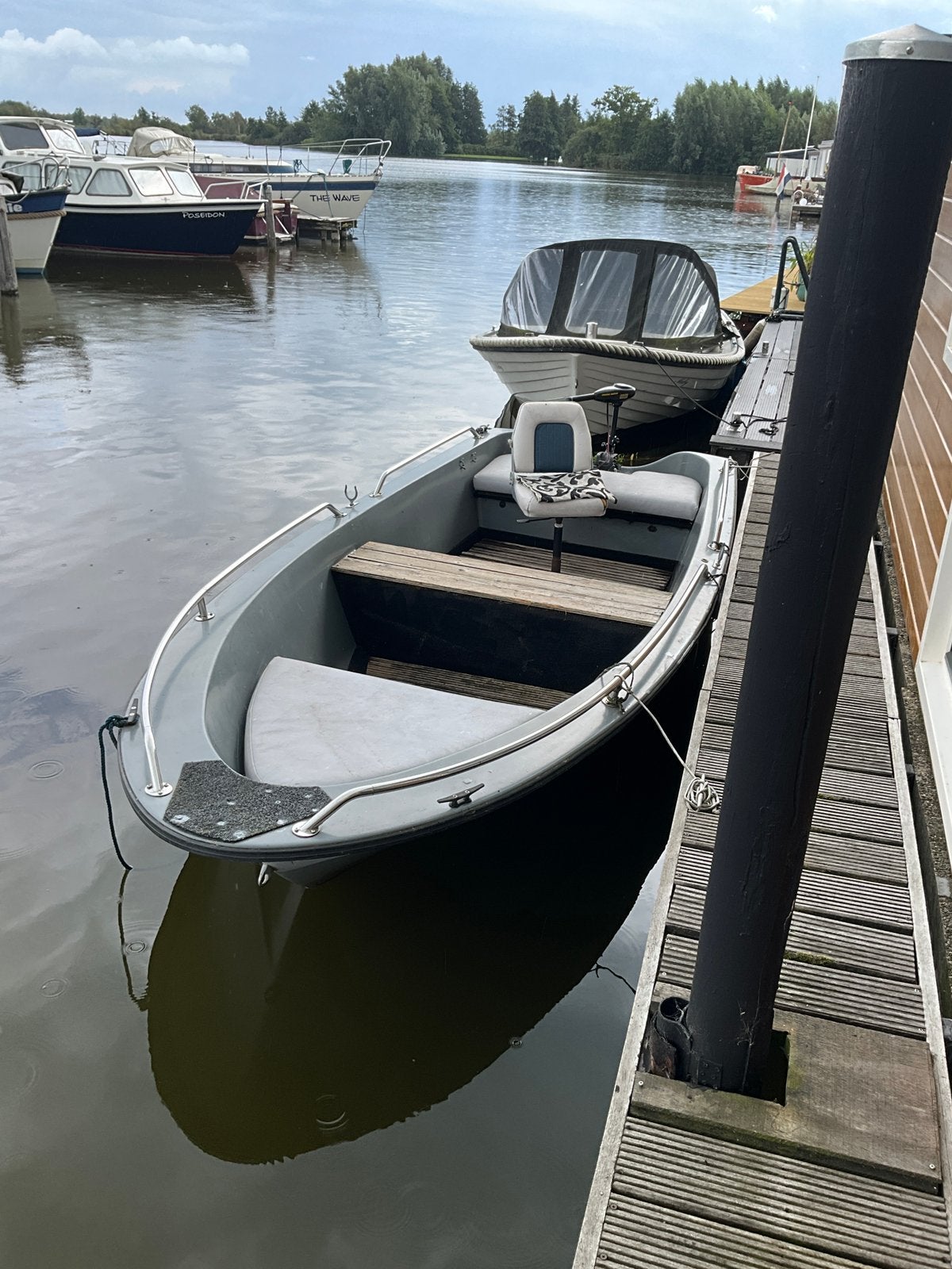 Foto 6 van Polyester bootje, L4 m, B1,5 m, zonder motor.