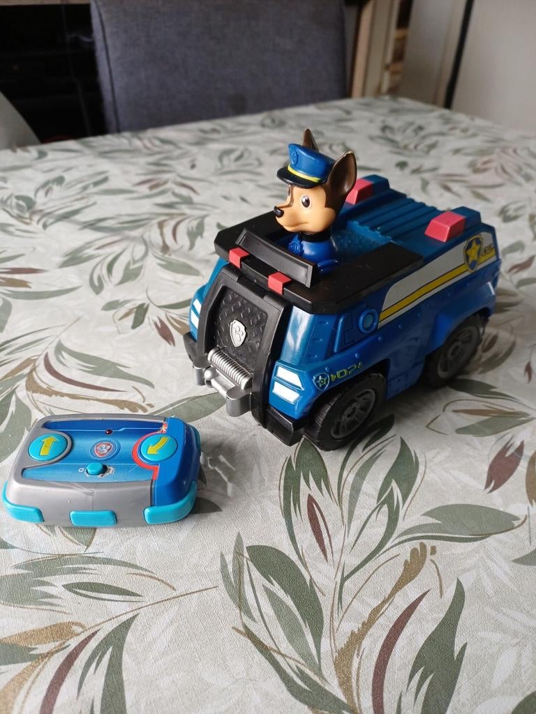 Paw Patrol Chase politieauto met afstandsbediening, Ophalen