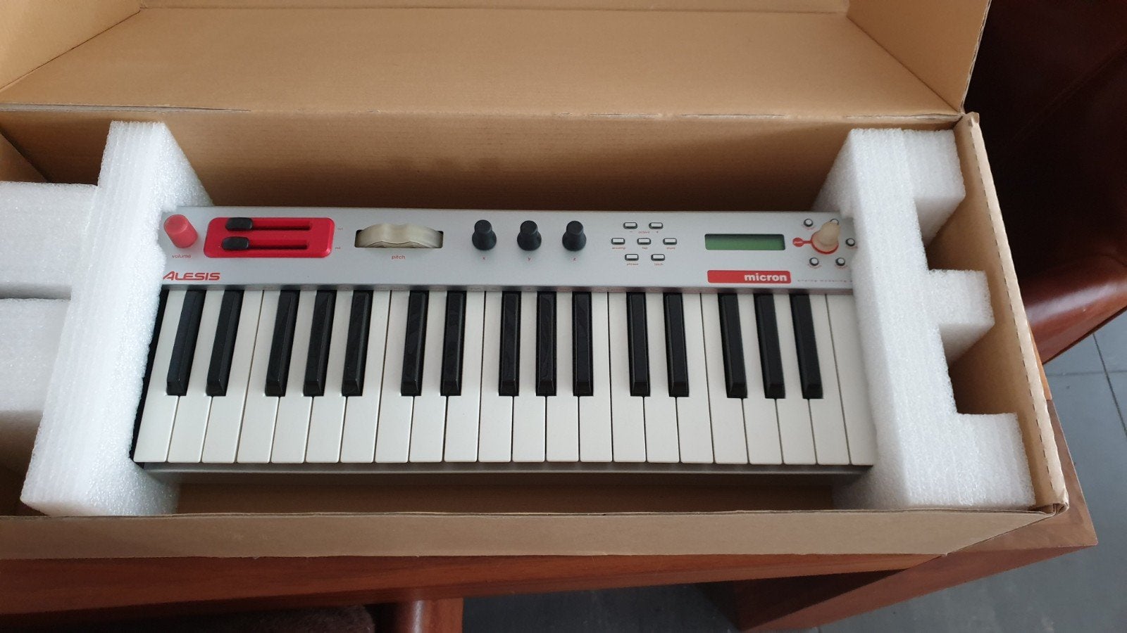 Alesis Micron Analog Modeling Synthesizer, Ophalen of Verzenden