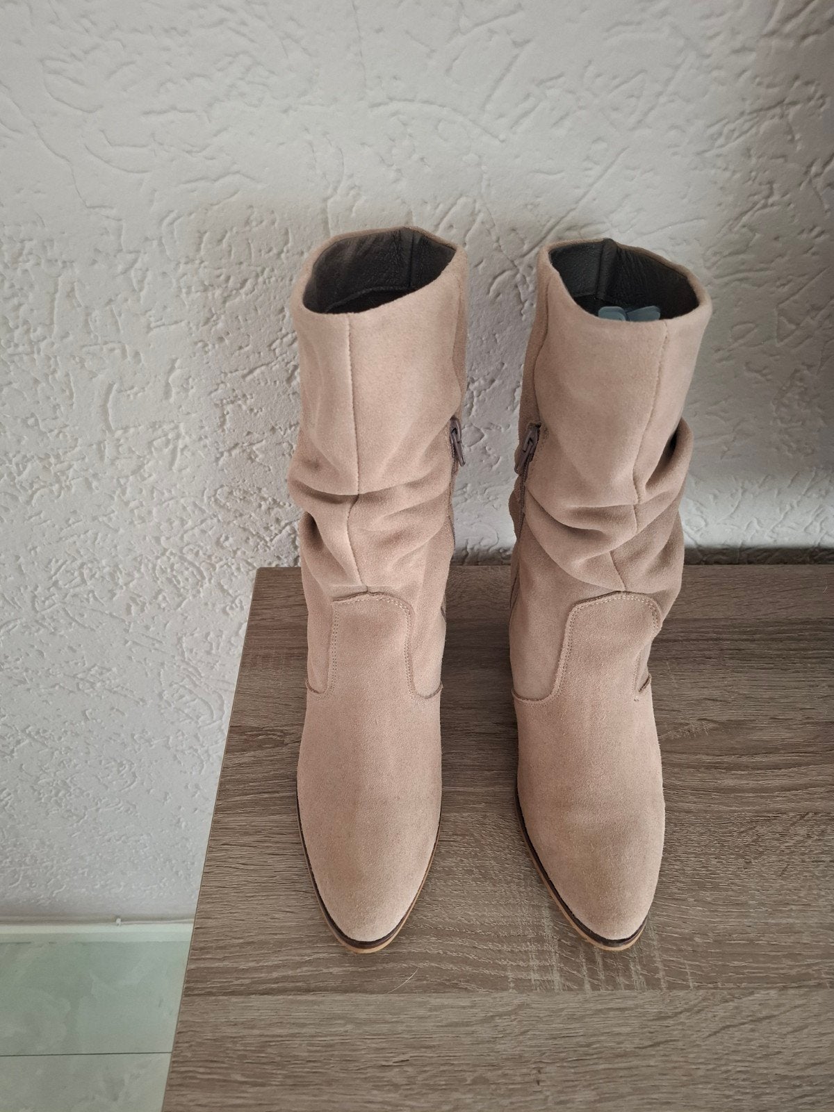 Zeer nette suède beige/bruine laarzen - Hakhoogte 7cm, Ophalen of Verzenden