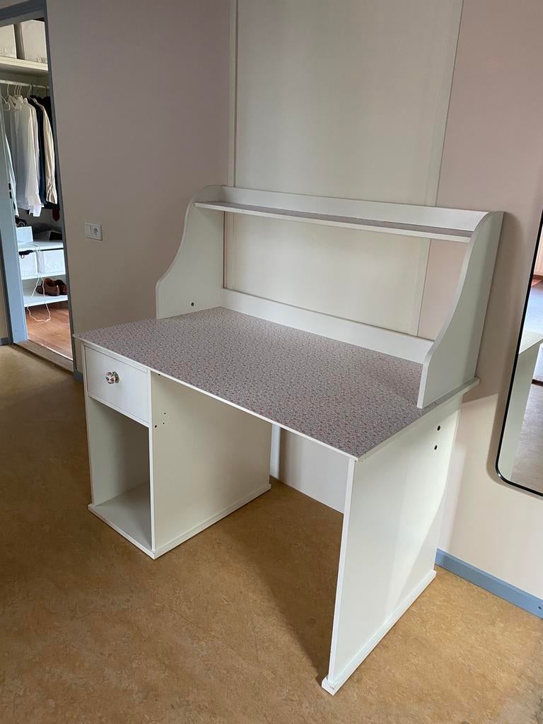 Bureau Ikea Hemnes, Huis en Inrichting, Bureaus, Ophalen, Gebruikt, 120 cm, Demontabel