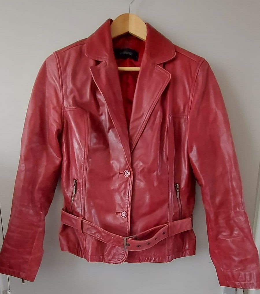 Stijlvol rood leren jasje van b.young, maat L, Kleding | Dames, Maat 38/40 (M), B.young, Ophalen of Verzenden, Zo goed als nieuw
