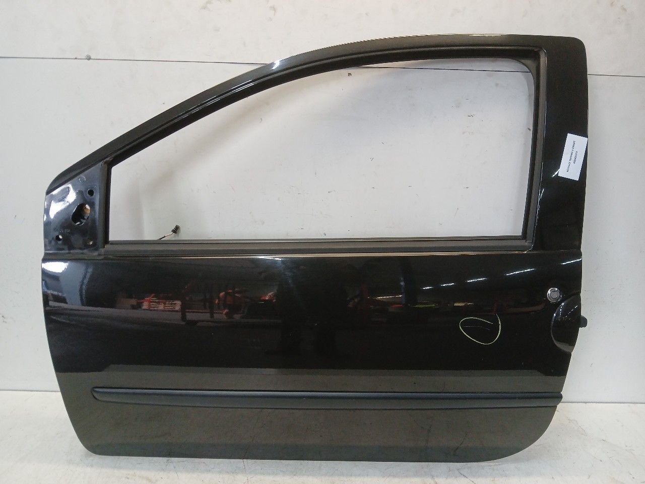 Portier links voor Renault Twingo, Onderdelen@venauto.nl, Van der Ven Autorecycling B.V., Gebruikt, Ettenseweg 76, 4706 PB Roosendaal, The Netherlands