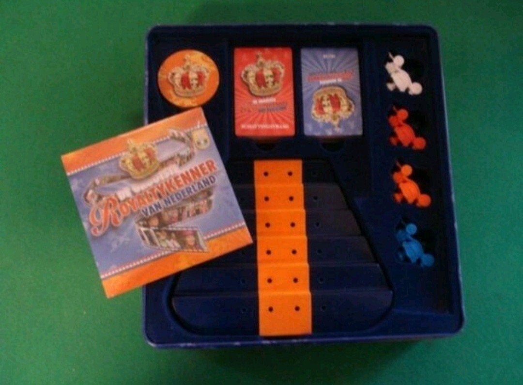 Spel De grootste Royaltykenner van Nederland met DVD Nieuw!, Hobby en Vrije tijd, Drie of vier spelers, Ophalen of Verzenden, Nieuw