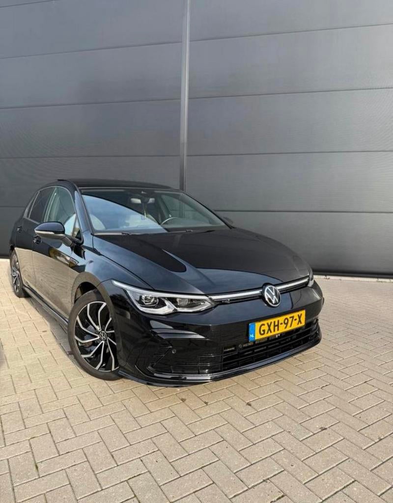 Volkswagen Golf 8 1.5 eTSI 3x R-Line, Euro 6, 150 pk, Alcantara, Zwart