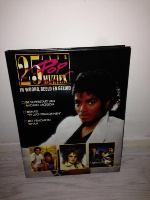 25 jaar popmuziek (nieuw), Boeken, Ophalen of Verzenden, Nieuw, Algemeen