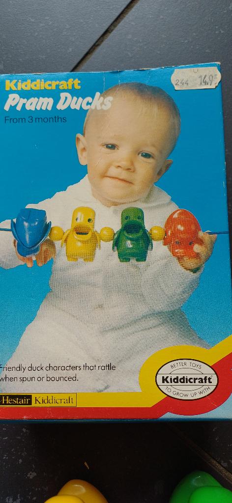 Dit is een vintage Kiddicraft Pram Ducks uit circa 1982, Ophalen of Verzenden