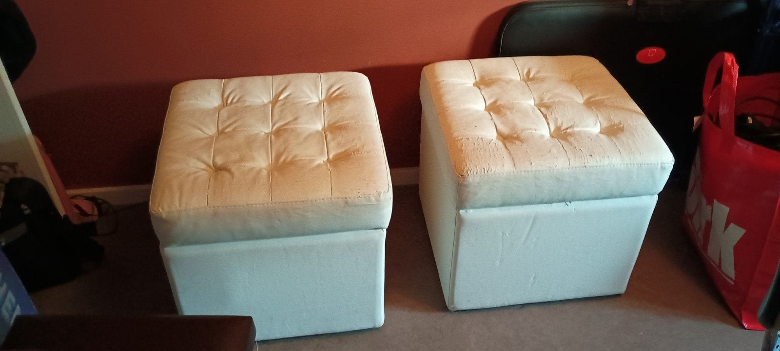 2 poefjes met opbergruimte - gratis af te halen, Ophalen