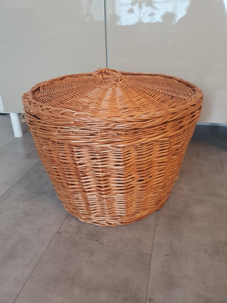 Opbergmand rotan webbing met deksel, Huis en Inrichting, Woonaccessoires | Schalen en Manden, Ophalen of Verzenden, Zo goed als nieuw