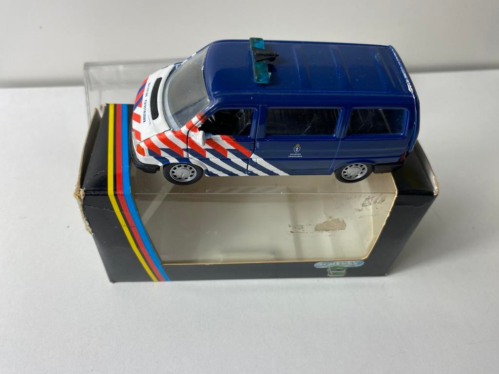 1:43 VOLKSWAGEN T4- “koninklijke marechaussee”- in OVP, Ophalen of Verzenden, Zo goed als nieuw, Auto, Overige merken