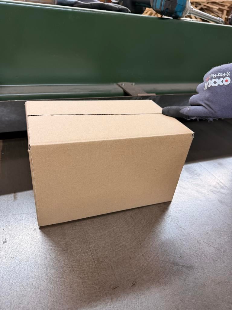Dozen Nieuwe enkelgolf  verzendozen 26x16x15 cm, Doe-het-zelf en Verbouw, Kratten en Dozen, Doos, Minder dan 50 cm, Ophalen of Verzenden