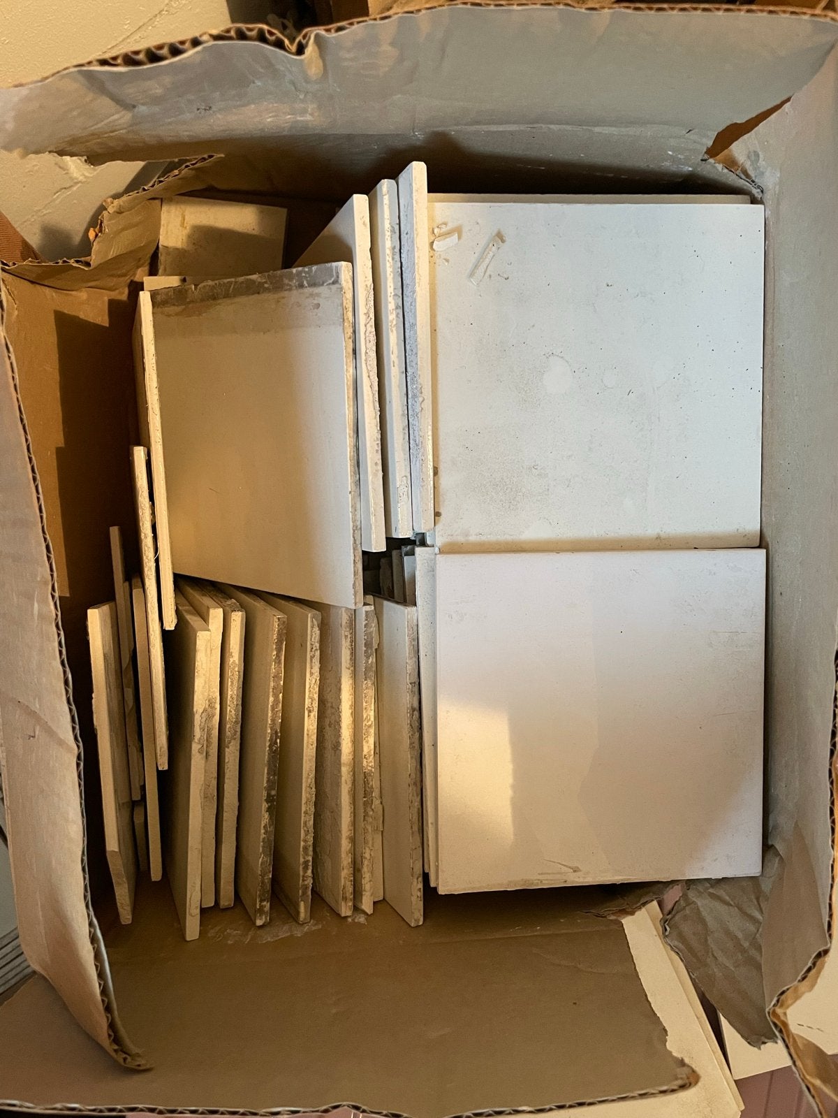 Vandaag Ophalen: Gratis Witte tegels, Ophalen, Gebruikt, 20 tot 40 cm, Minder dan 5 m²