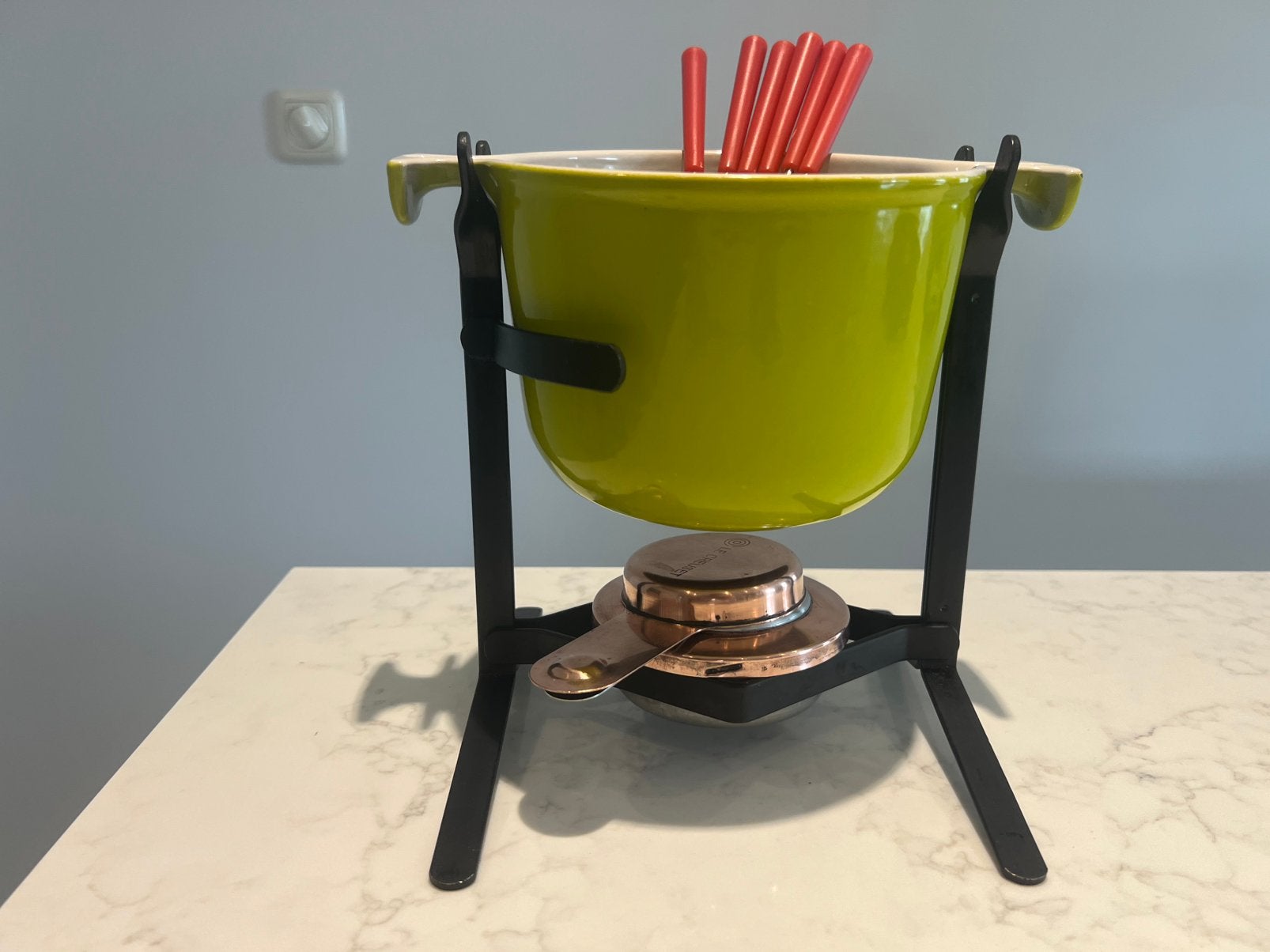 Zeldzame Le Creuset La Mama fondueset met mint groene pan, Gebruikt, Brander, Fondueset, Ophalen of Verzenden