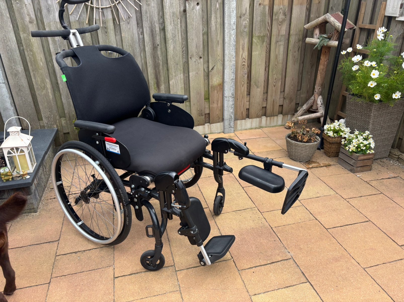 Rolstoel met staop functie , nieuwprijs €7500 nu 1jaar oud, Diversen, Rolstoelen, Meer info ☎️0️⃣6️⃣➖2️⃣0️⃣9️⃣0️⃣1️⃣0️⃣4️⃣0️⃣