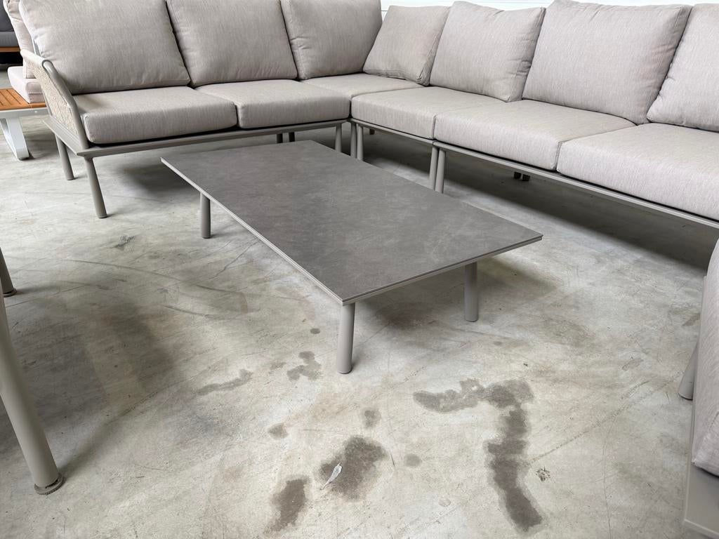Salontafel voor in de tuin, sandy met keramiek blad