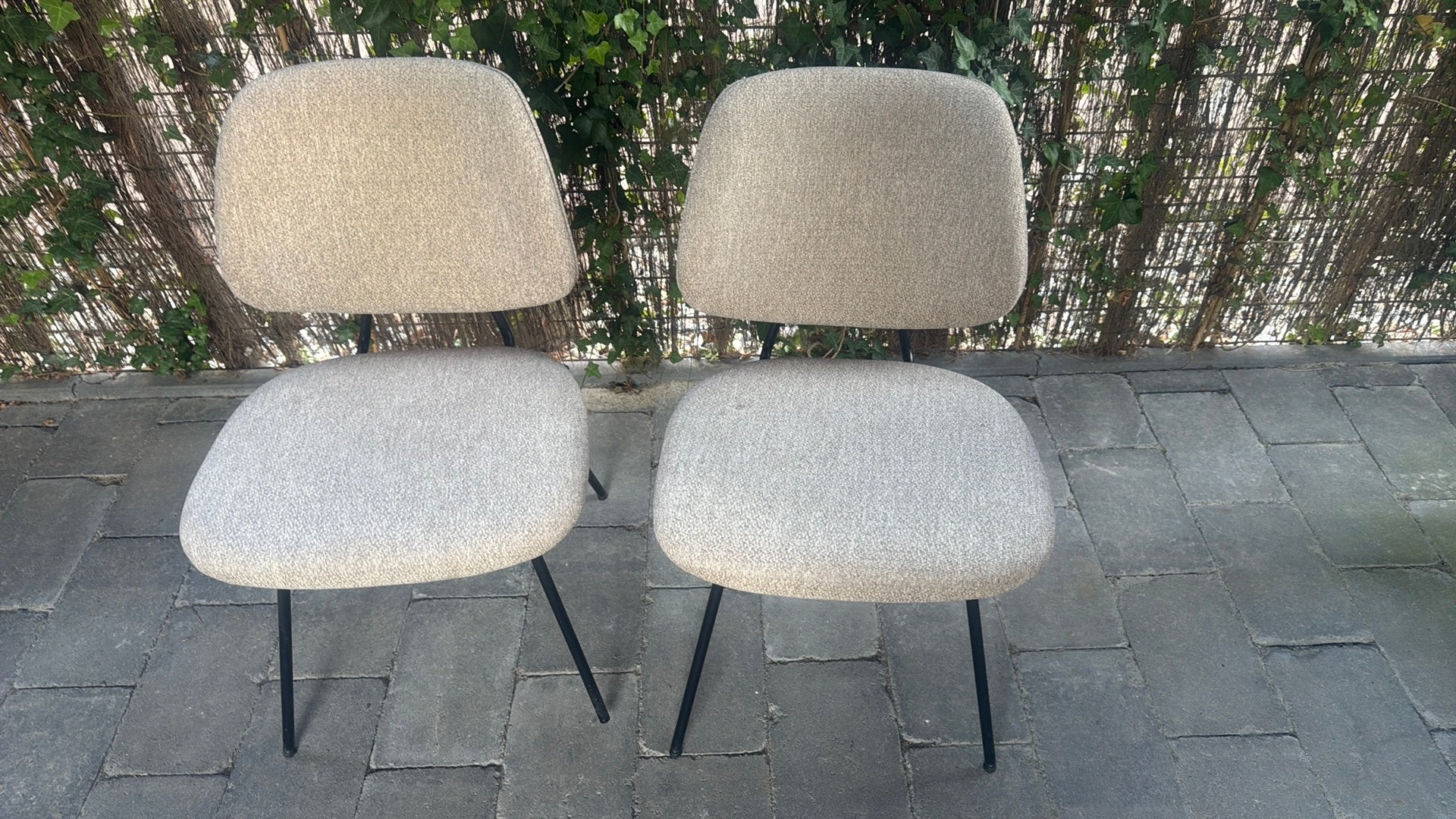 2 nette stoelen, Twee, Ophalen of Verzenden, Zo goed als nieuw, X