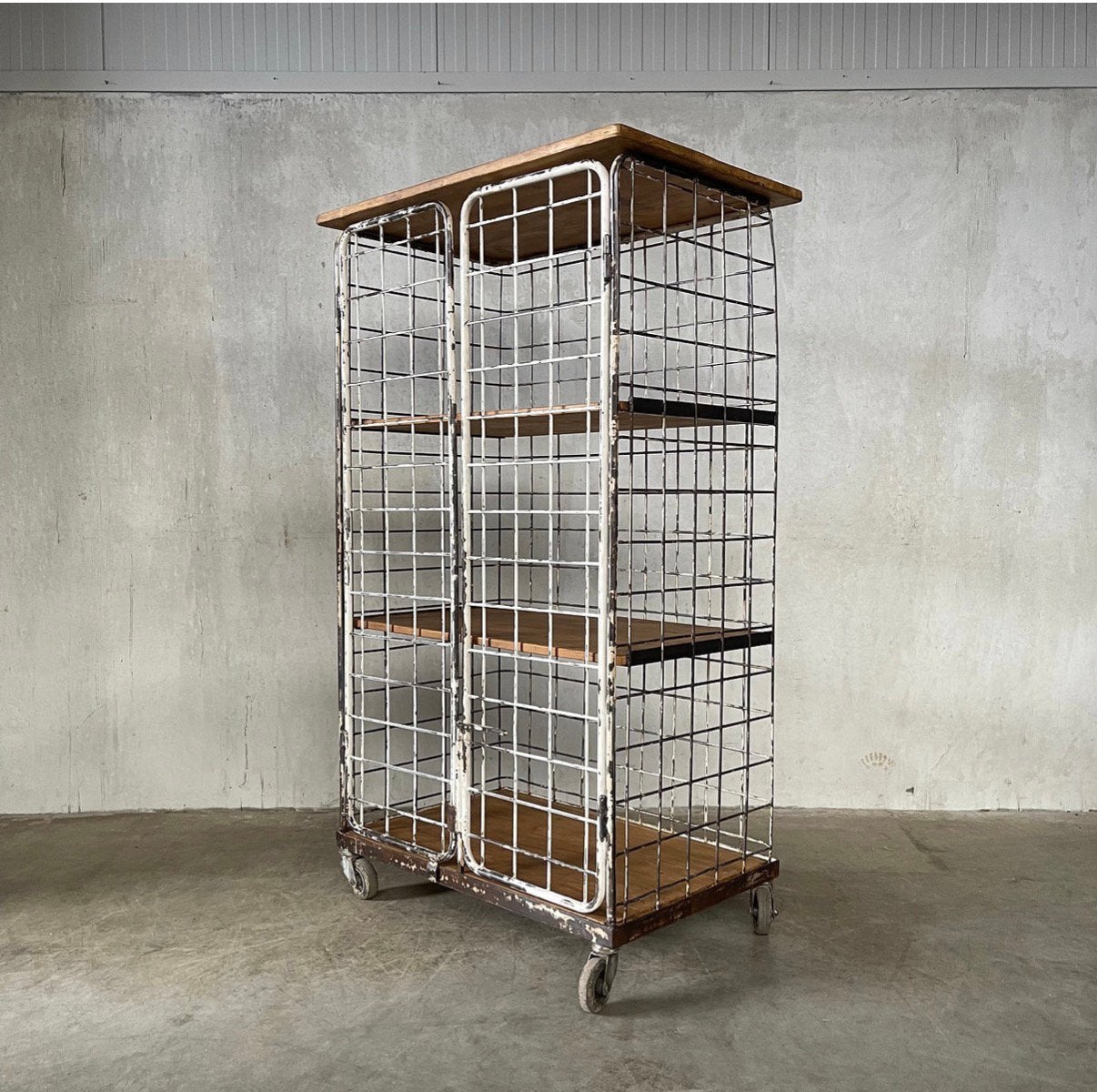 Oude trolley, vintage kar, stellingkast, gaaskast, kast, Antiek en Kunst, Curiosa en Brocante, Ophalen