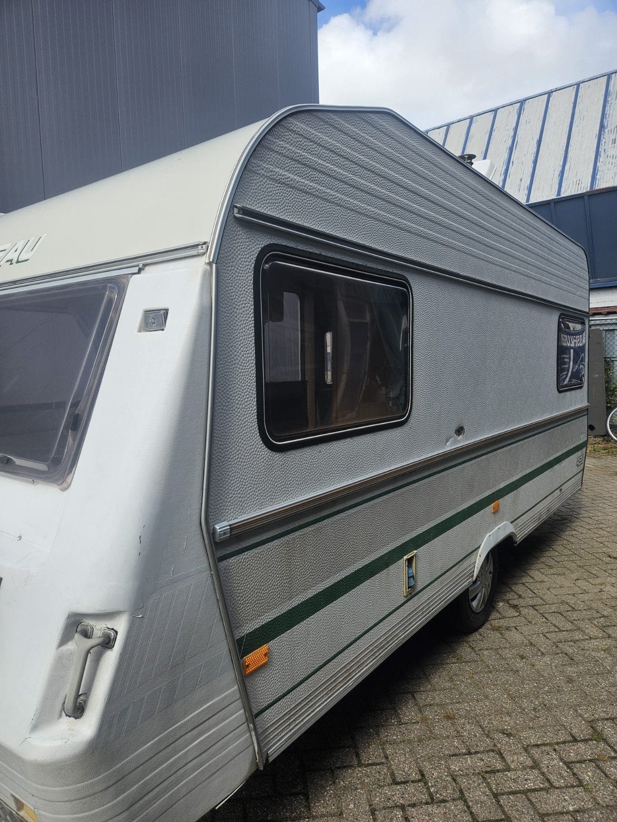 chateau la car 460, Caravans en Kamperen, Rondzit, Particulier, Koelkast, Tot en met 4