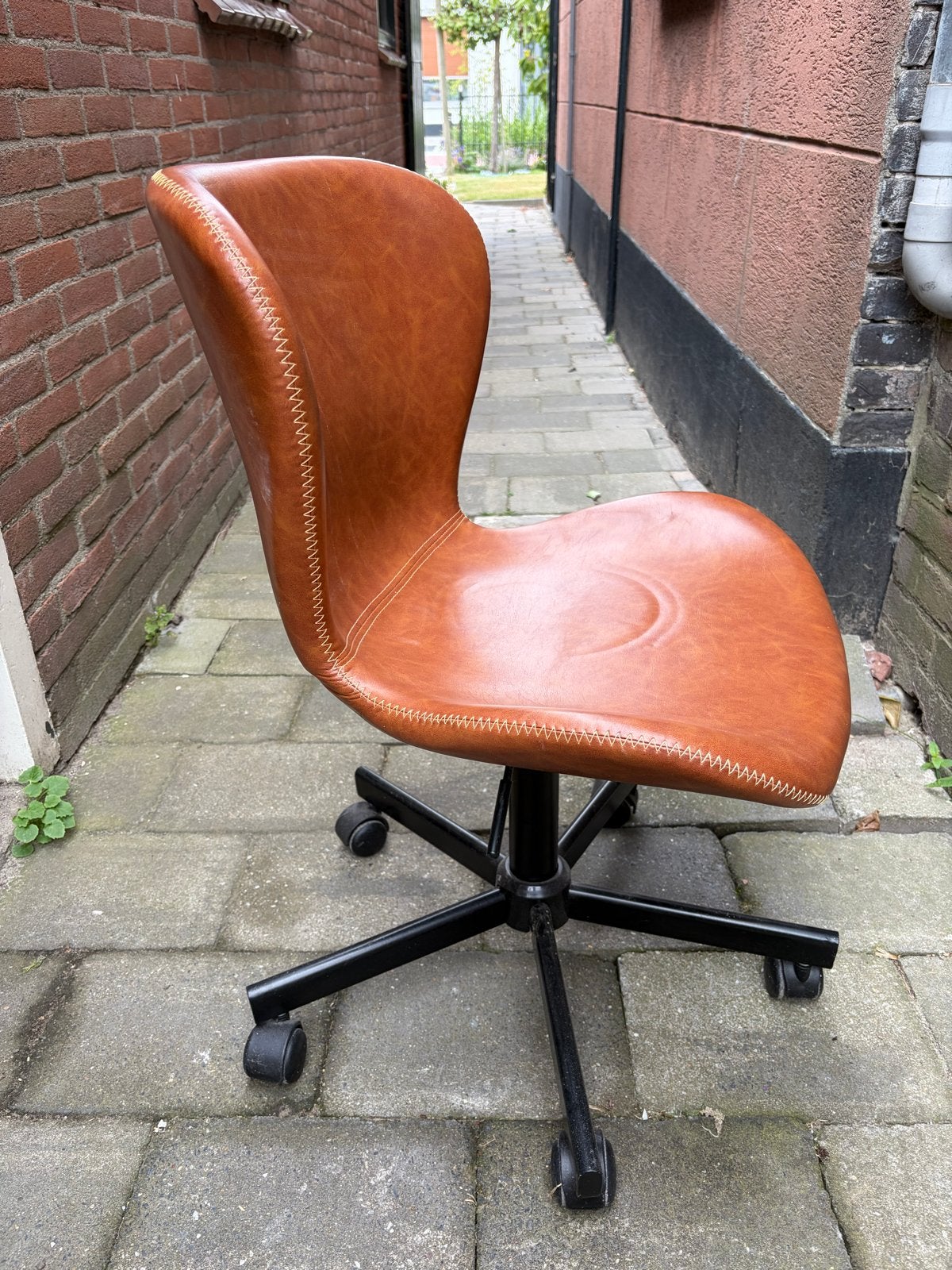 Comfortabele bruine bureaustoel op wielen, Huis en Inrichting, Ophalen, Bruin, Zo goed als nieuw, Bureaustoel
