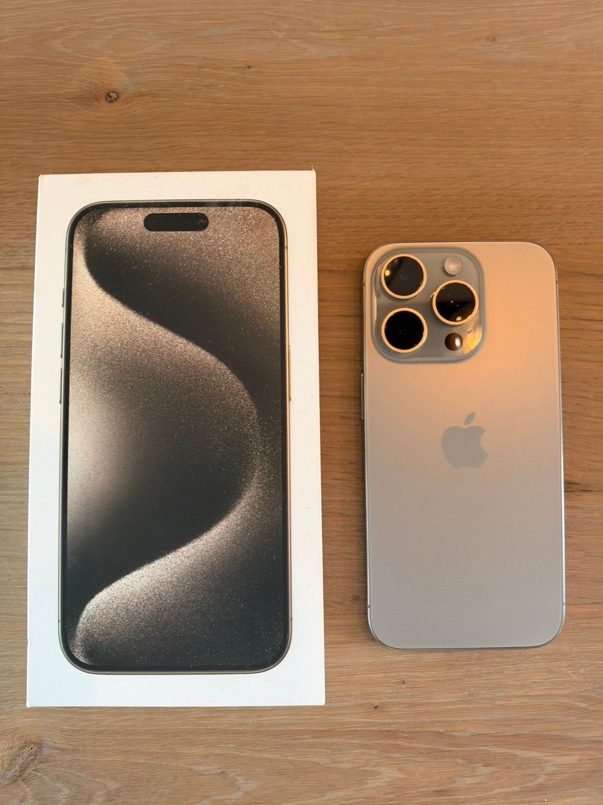 Foto 2 van APPLE IPHONE 15 PRO - 256 GB