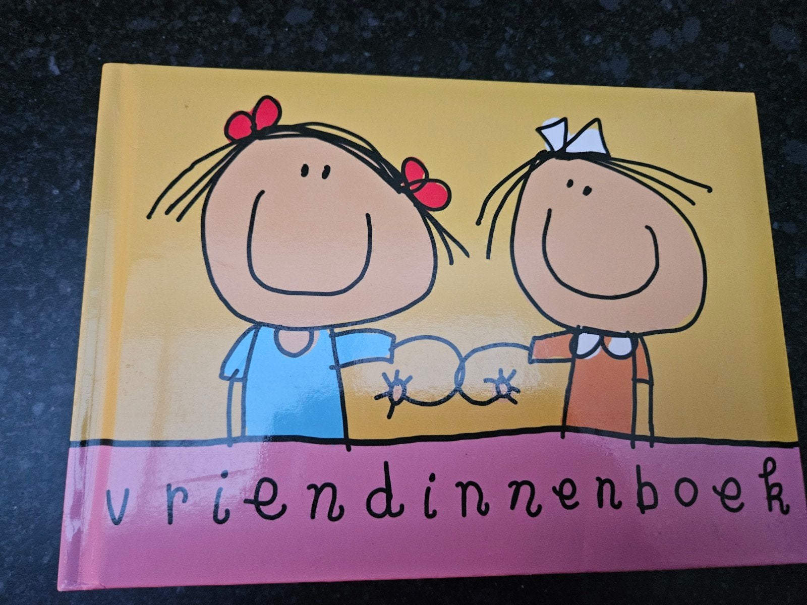 Vriendinnenboekje - Babette Harms-, Ophalen of Verzenden, Zo goed als nieuw, Isabelle Harms, Non-fictie